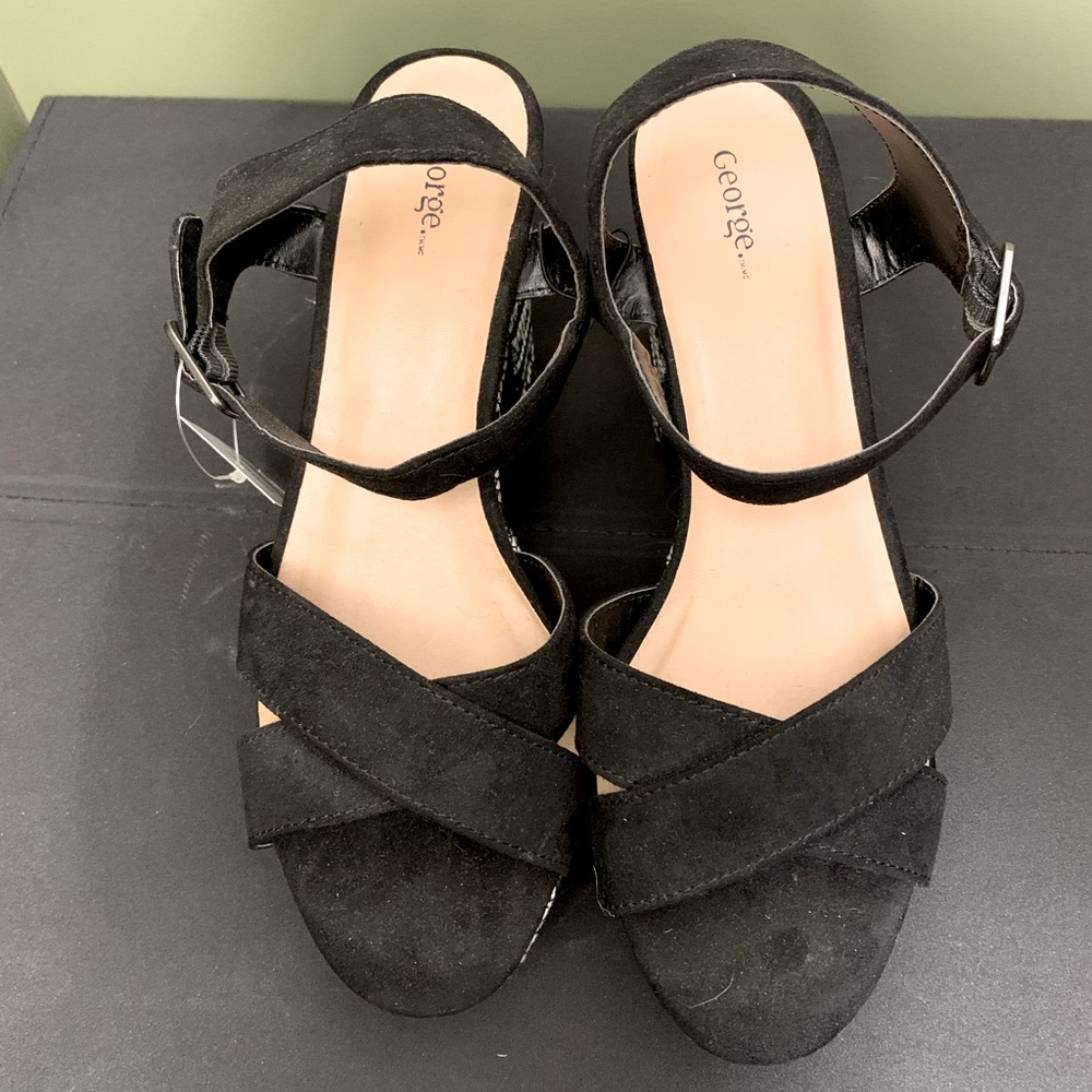 Aztec Print Platform Heels - Picture 3 of 3